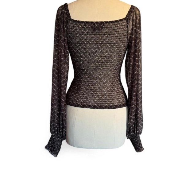 Anthropologie  Black and white geometric print mesh long sleeve top (size XS)166 - Picture 3 of 6